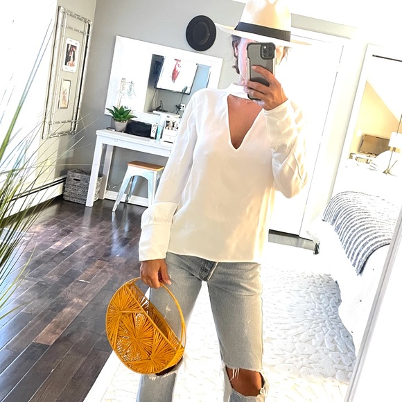 Zara Tops - Zara white V-neck choker top size XS